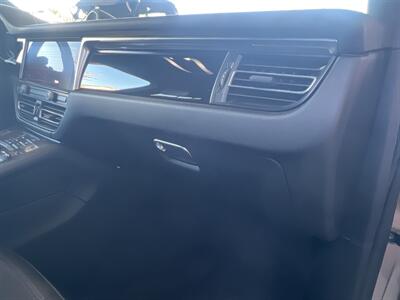 2021 Porsche Macan   - Photo 34 - North Hollywood, CA 91601