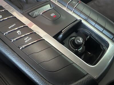 2021 Porsche Macan   - Photo 52 - North Hollywood, CA 91601