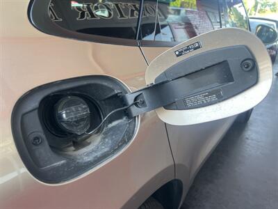 2021 Porsche Macan   - Photo 37 - North Hollywood, CA 91601