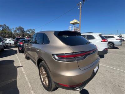 2021 Porsche Macan   - Photo 2 - North Hollywood, CA 91601