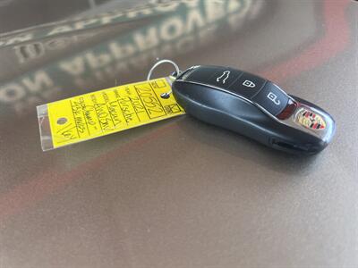 2021 Porsche Macan   - Photo 61 - North Hollywood, CA 91601