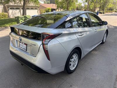 2017 Toyota Prius Two Eco - Photo 7 - North Hollywood, CA 91601
