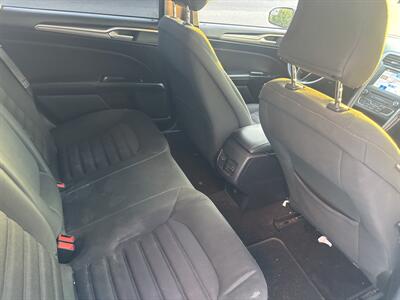 2017 Ford Fusion SE   - Photo 6 - North Hollywood, CA 91601