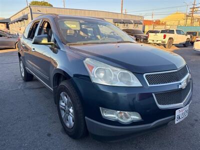2012 Chevrolet Traverse LS - Photo 2 - North Hollywood, CA 91601