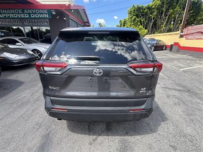 2024 Toyota RAV4 LE - Photo 4 - North Hollywood, CA 91601