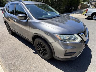2017 Nissan Rogue SV - Photo 4 - North Hollywood, CA 91601