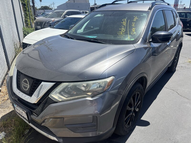 2017 Nissan Rogue SV   - Photo 1 - North Hollywood, CA 91601