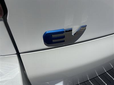 2012 Toyota RAV4 EV - Photo 7 - North Hollywood, CA 91601