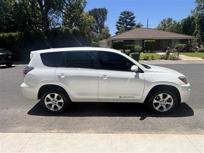 2012 Toyota RAV4 EV - Photo 10 - North Hollywood, CA 91601