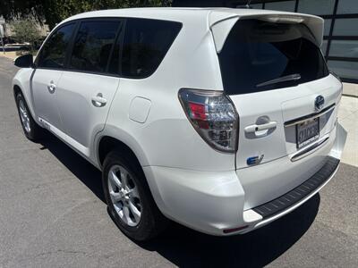 2012 Toyota RAV4 EV - Photo 4 - North Hollywood, CA 91601