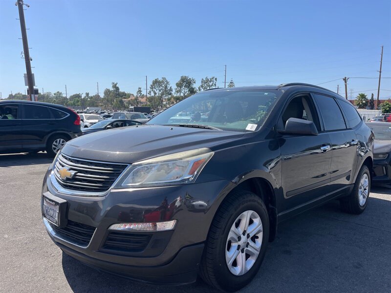 2017 Chevrolet Traverse LS   - Photo 1 - North Hollywood, CA 91601