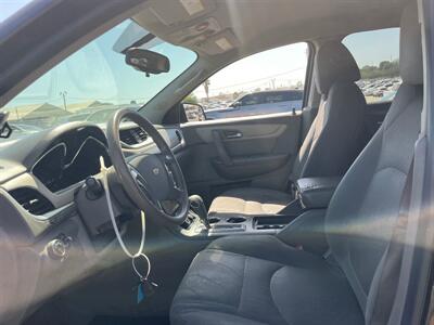 2017 Chevrolet Traverse LS - Photo 5 - North Hollywood, CA 91601