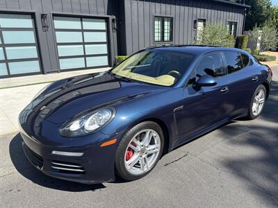 2014 Porsche Panamera 4 Sedan