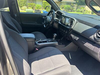 2017 Toyota Tacoma TRD Sport   - Photo 11 - North Hollywood, CA 91601