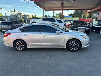 2017 Nissan Altima 2.5 SV   - Photo 2 - North Hollywood, CA 91601