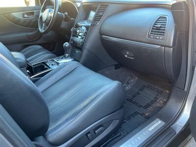 2014 INFINITI QX70   - Photo 17 - North Hollywood, CA 91601