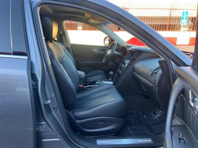 2014 INFINITI QX70   - Photo 22 - North Hollywood, CA 91601