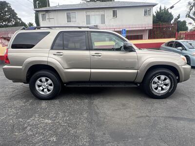 2008 Toyota 4Runner SR5 - Photo 5 - North Hollywood, CA 91601