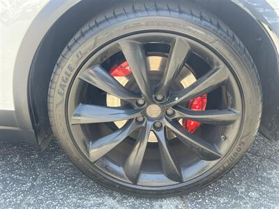 2016 Tesla Model X 90D - Photo 16 - North Hollywood, CA 91601