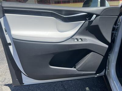 2016 Tesla Model X 90D - Photo 42 - North Hollywood, CA 91601
