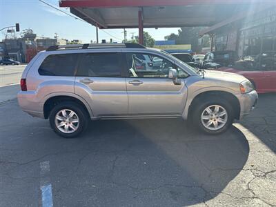 2011 Mitsubishi Endeavor LS   - Photo 7 - North Hollywood, CA 91601