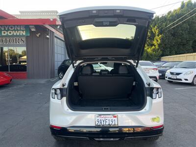 2022 Ford Mustang Mach-E Premium - Photo 9 - North Hollywood, CA 91601