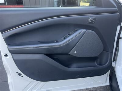2022 Ford Mustang Mach-E Premium - Photo 39 - North Hollywood, CA 91601