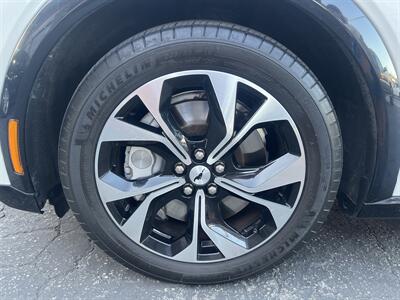 2022 Ford Mustang Mach-E Premium - Photo 16 - North Hollywood, CA 91601