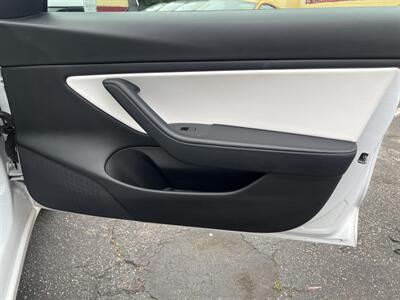 2021 Tesla Model 3 Standard Range Plus - Photo 19 - North Hollywood, CA 91601