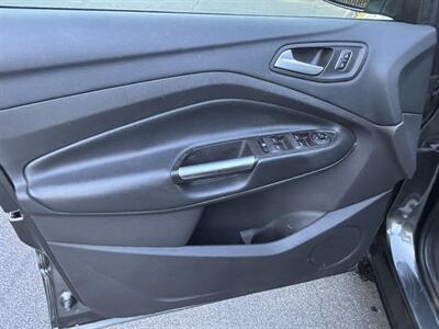 2017 Ford Escape SE - Photo 26 - North Hollywood, CA 91601