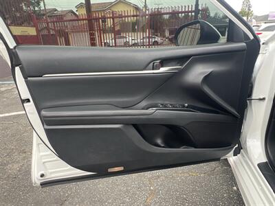 2019 Toyota Camry XSE   - Photo 19 - North Hollywood, CA 91601