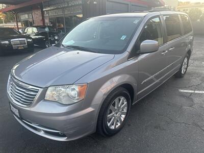 2014 Chrysler Town & Country Touring   - Photo 8 - North Hollywood, CA 91601