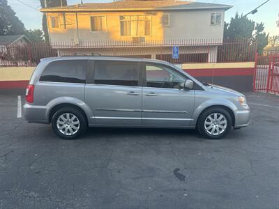 2014 Chrysler Town & Country Touring   - Photo 4 - North Hollywood, CA 91601