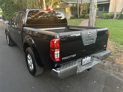 2010 Nissan Frontier SE V6   - Photo 7 - North Hollywood, CA 91601