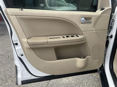 2005 Ford Freestyle SEL   - Photo 43 - North Hollywood, CA 91601