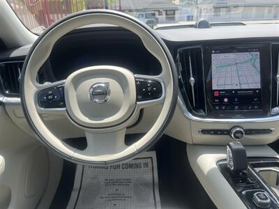 2024 Volvo S60 Recharge T8 Ultimate Dark The - Photo 32 - North Hollywood, CA 91601