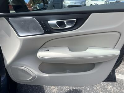 2024 Volvo S60 Recharge T8 Ultimate Dark The - Photo 49 - North Hollywood, CA 91601