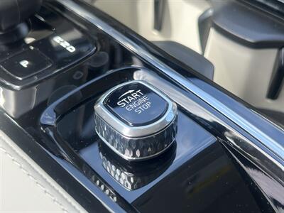 2024 Volvo S60 Recharge T8 Ultimate Dark The - Photo 42 - North Hollywood, CA 91601