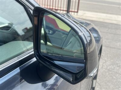 2024 Volvo S60 Recharge T8 Ultimate Dark The - Photo 11 - North Hollywood, CA 91601