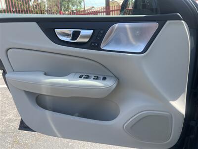 2024 Volvo S60 Recharge T8 Ultimate Dark The - Photo 30 - North Hollywood, CA 91601