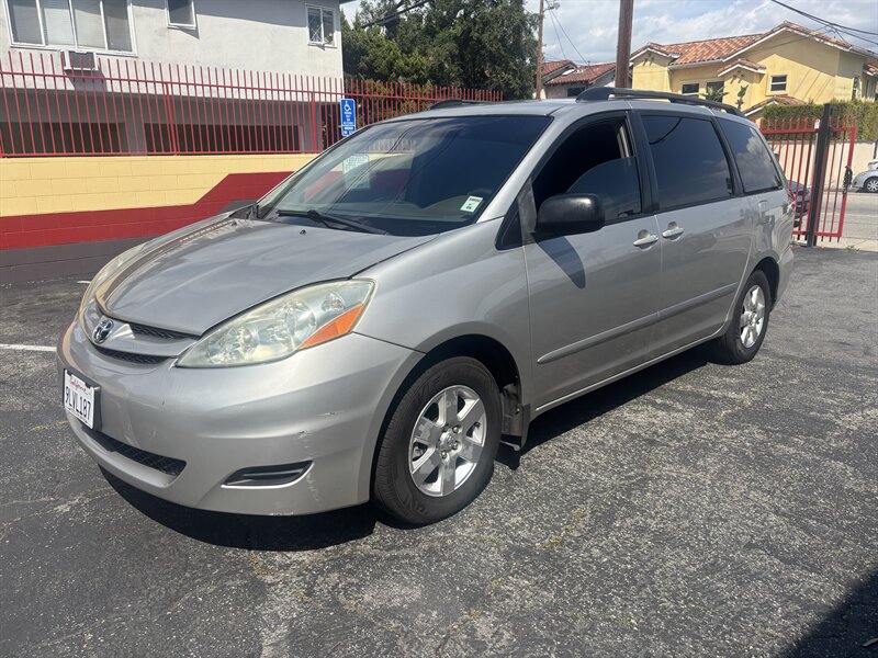 2007 Toyota Sienna LE 7-Passenger   - Photo 1 - North Hollywood, CA 91601