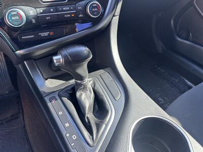 2016 Kia Optima Hybrid - Photo 16 - North Hollywood, CA 91601