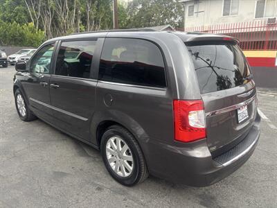 2016 Chrysler Town & Country Touring   - Photo 3 - North Hollywood, CA 91601