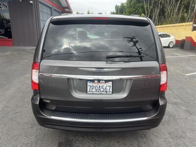 2016 Chrysler Town & Country Touring   - Photo 2 - North Hollywood, CA 91601