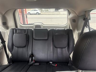 2016 Chrysler Town & Country Touring   - Photo 19 - North Hollywood, CA 91601