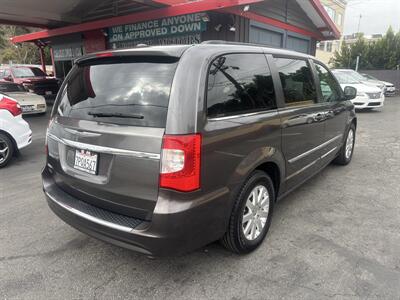 2016 Chrysler Town & Country Touring   - Photo 7 - North Hollywood, CA 91601