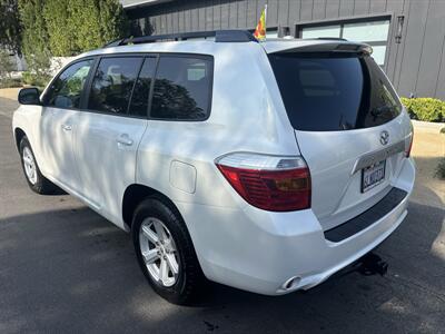 2010 Toyota Highlander SE - Photo 5 - North Hollywood, CA 91601