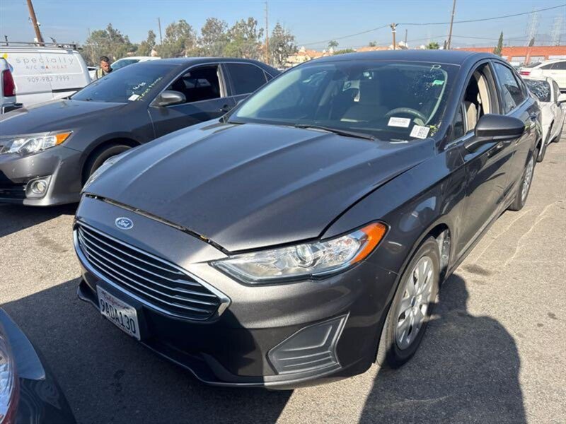 2019 Ford Fusion S   - Photo 1 - North Hollywood, CA 91601