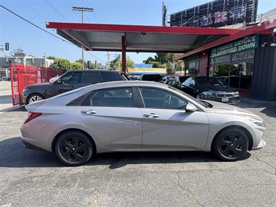 2021 Hyundai ELANTRA SEL - Photo 4 - North Hollywood, CA 91601