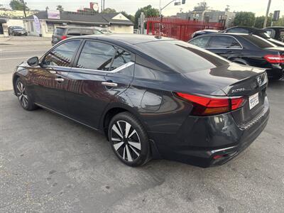 2022 Nissan Altima 2.5 SV   - Photo 3 - North Hollywood, CA 91601